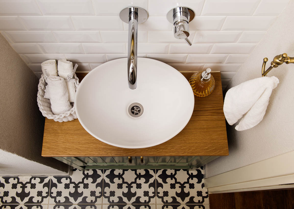 תכנון ועיצוב פנים חדרי אמבטיה ושירותים בדירה ביהוד 4